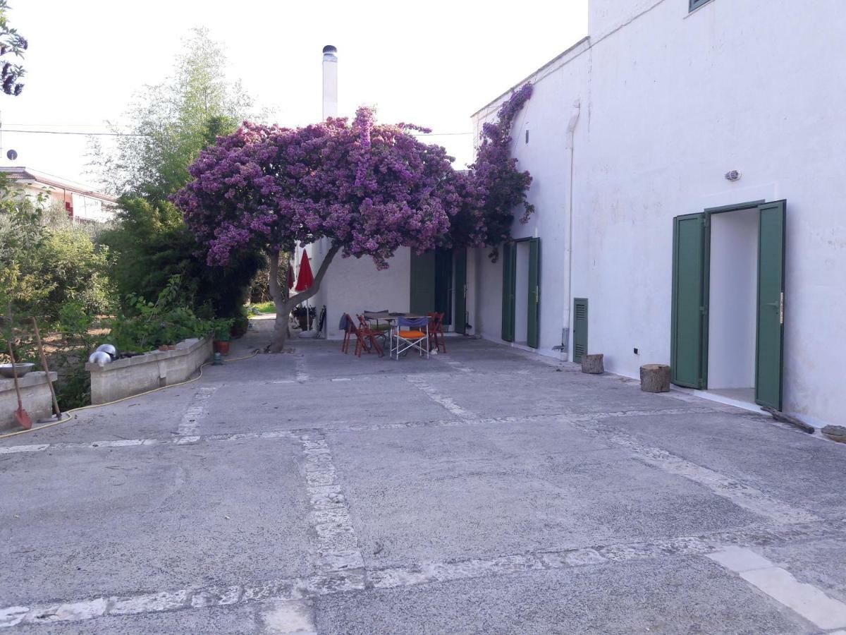 Fra Il Glicine E Il Sambuco Villa โมโนโปลี ภายนอก รูปภาพ