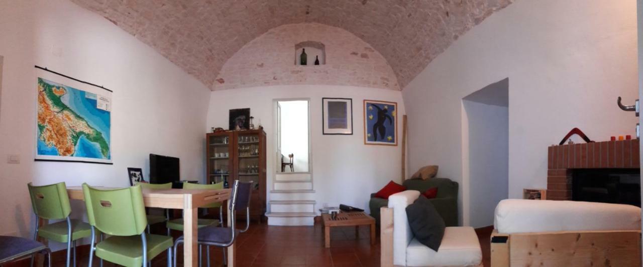 Fra Il Glicine E Il Sambuco Villa โมโนโปลี ภายนอก รูปภาพ