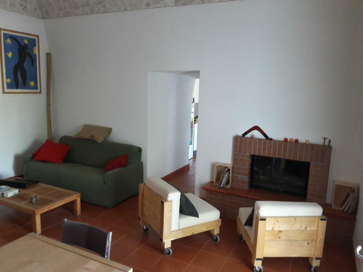 Fra Il Glicine E Il Sambuco Villa โมโนโปลี ภายนอก รูปภาพ